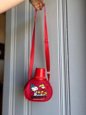Vintage SNOOPY Water Jug Carrier Red Kids Crossbody Small Water Bottle Carrier